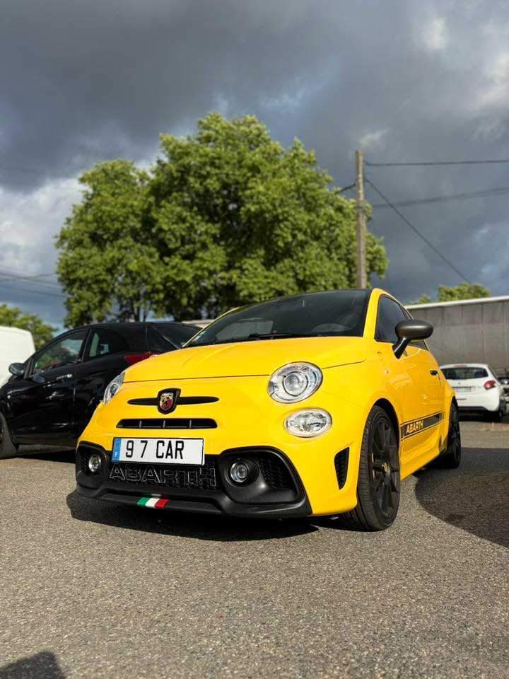 Carrosserie Abarth 595 repeinte en jaune  Saint-Jory
