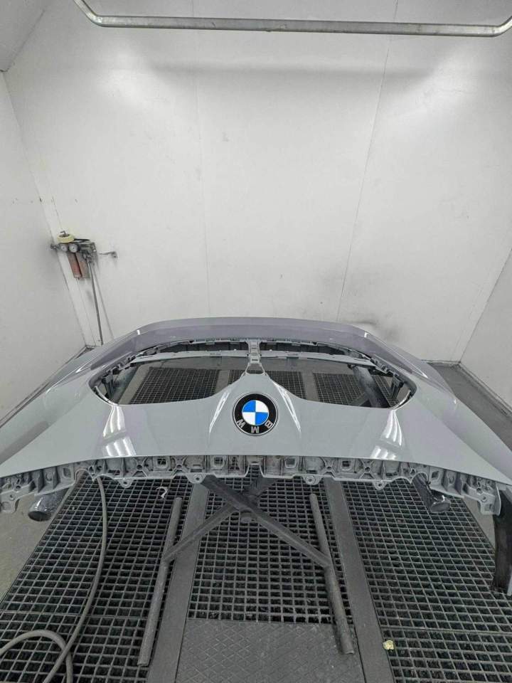Calandre avant de BMW peinte Saint-Jory