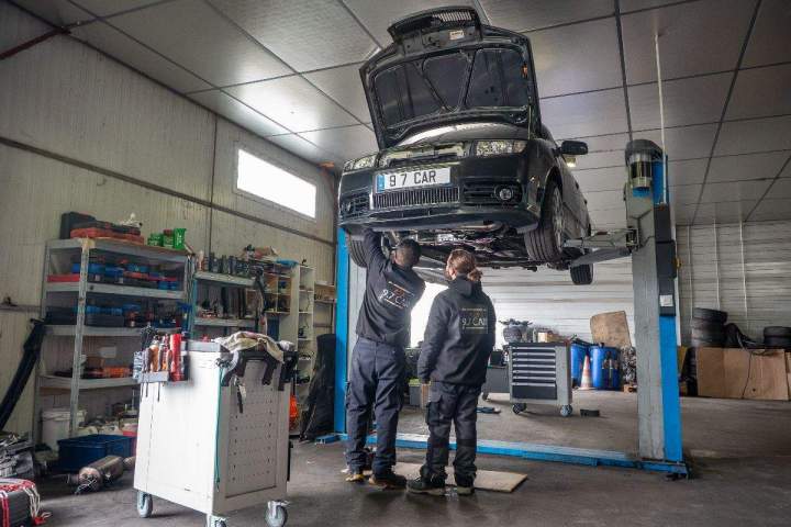 Pièces de carrosserie automobile peintes Saint-Jory